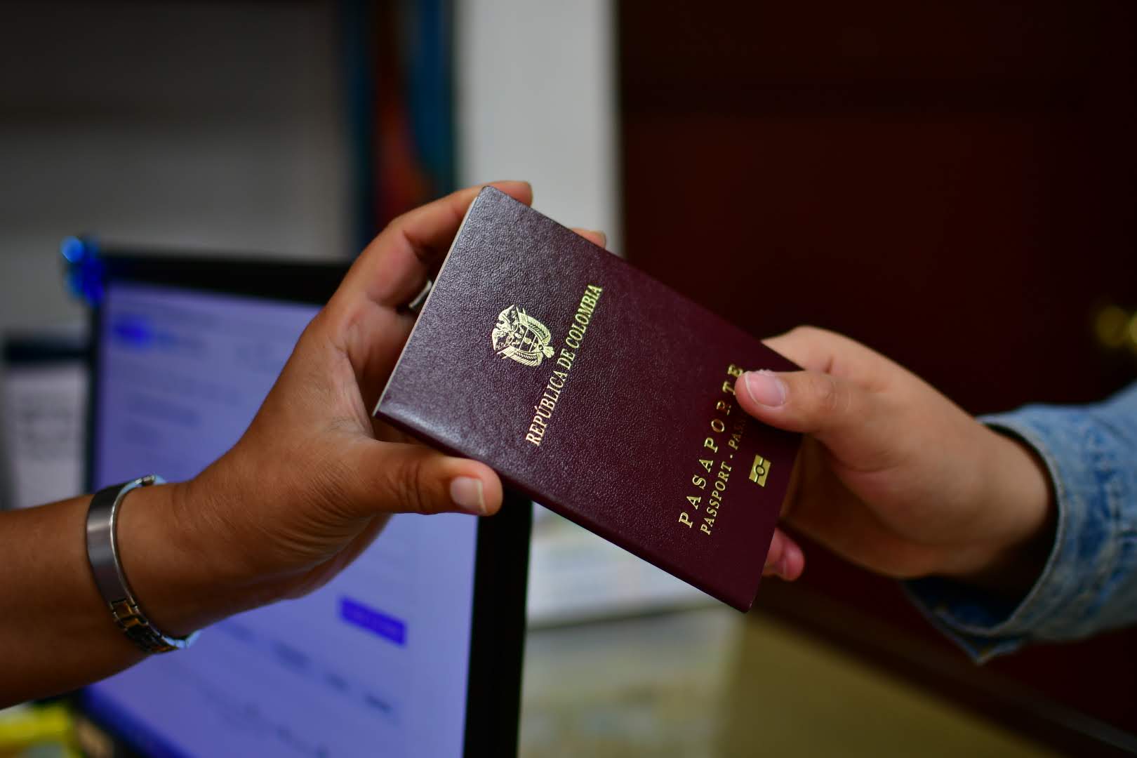 Oficinas de trámites de la Gobernación trabajarán en horario especial durante la Feria de Manizales: se podrá acceder a pasaportes, impuestos y atención al ciudadano - Es Caldas