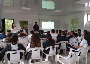 Gobernación de Caldas y Universidad Católica de Manizales impulsan convenio para la conservación ambiental