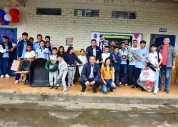 Gobernación de Caldas y Alcaldía de Anserma fortalecen la educación rural y el emprendimiento estudiantil con entrega de insumos y equipos
