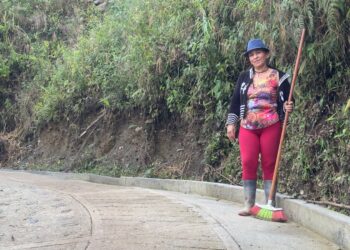 143 metros de placa huella recibieron las comunidades de las veredas La Elvira de Belalcázar y La Mediación de Filadelfia por parte del Gobierno de Caldas, el Comité de Cafeteros y las alcaldías