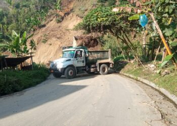 Con 9 combos de maquinaria amarilla en operación, Caldas atiende situaciones generadas por las lluvias en el territorio