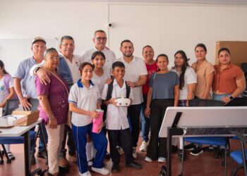 De manos del Gobierno de Caldas, Victoria recibió una Aula STEAM totalmente equipada para fortalecer la innovación y la calidad educativa