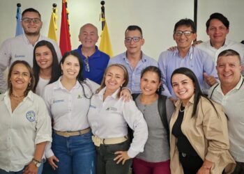 Caldas impulsa participación de prestadores comunitarios en nueva regulación del agua