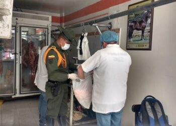 Territorial de Salud de Caldas y Policía de Carabineros lideran acciones contra la comercialización de carne ilegal en el departamento