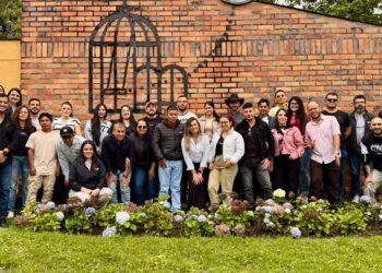Departamento de Caldas fortalece su competitividad con jornadas de innovación abierta e inteligencia artificial