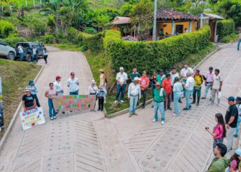 Supía recibe 232 metros de nuevas placas huella que impulsan la movilidad y el bienestar rural