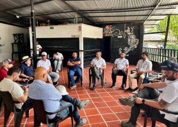 Seguimiento permanente impulsa el avance de escenarios deportivos en La Merced y Neira