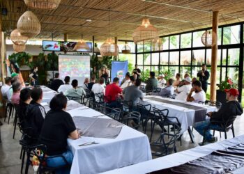 Gobernación y Taxia fortalecen alianza para convertir a los taxistas en ‘Embajadores sobre Ruedas’ de Caldas es Natural