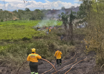 Gobierno de Caldas llama a reforzar la prevención ante 100 reportes de incendios y 835 hectáreas afectadas en agosto