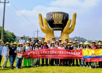 Caldas llevó su experiencia rural a China y conoció modelos para fortalecer la seguridad alimentaria del departamento