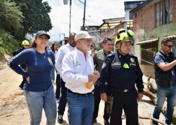 Gobernador, Henry Gutiérrez, recorrió Villamaría y escuchó a las familias afectadas: esta semana seguirá verificando situaciones en otros municipios