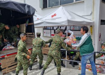 Más de 8.200 kits de ayuda humanitaria han sido entregados a municipios de Caldas tras el terremoto del 10 de agosto