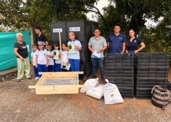 Gobierno de Caldas entregó máquinas compostadoras a instituciones educativas rurales: transformarán sus residuos orgánicos en abono