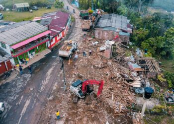 A un mes del terremoto, la Secretaría de Infraestructura suma acciones para la recuperación y reactivación de Caldas