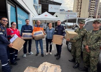 Cruz Roja y Dirección Territorial de Salud de Caldas coordinan entrega de insumos para fortalecer la atención en salud.