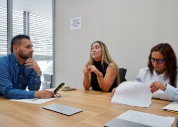 En un trabajo articulado con organismos de control, Caldas mantiene sus servicios educativos y avanza en la recuperación de las sedes afectadas por el terremoto