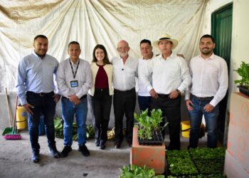 Gobernación de Caldas impulsa proyecto productivo de gerberas con personas privadas de la libertad de la Cárcel de Varones La Blanca